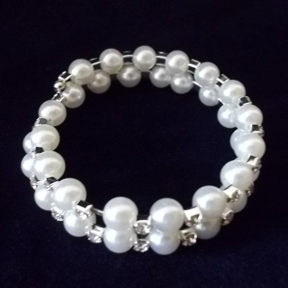Double Row Pearl & Crystal Memory Wire Bracelet NWOT